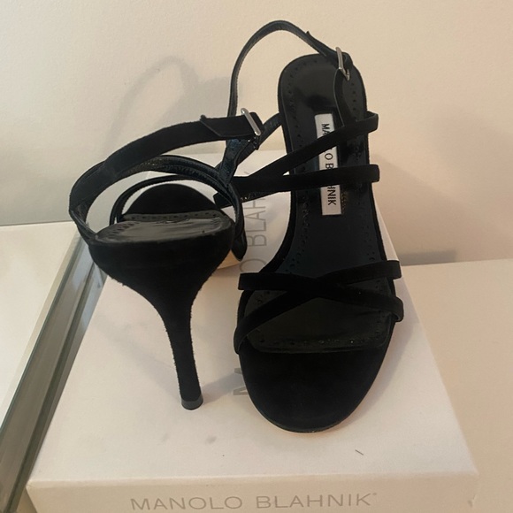 NWT Manolo Blahnik Amazia Heels - Picture 4 of 9